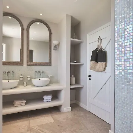 Lagaria Villa *